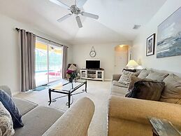 Dolcetto Den 4 Bedroom Home by RedAwning