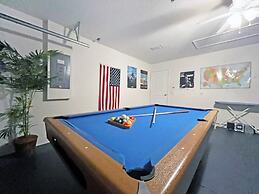 Dolcetto Den 4 Bedroom Home by RedAwning