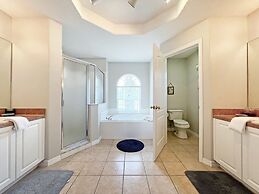 Dolcetto Den 4 Bedroom Home by RedAwning