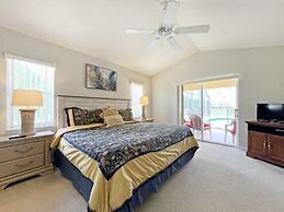 Dolcetto Den 4 Bedroom Home by RedAwning