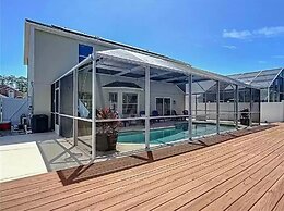 Windwood Villa 4 Bedroom Home by RedAwning