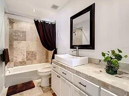 Windwood Villa 4 Bedroom Home by RedAwning