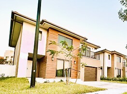 Green Luxurious 5BD Jungle House by FL Keys MIA