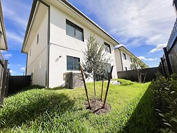 Green Luxurious 5BD Jungle House by FL Keys MIA