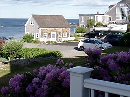 Perkins' Cove Gem - Q934 Ocean view home with one bedroom loft in the