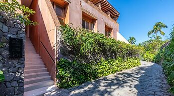 Condo 223 El Careyes Club & Residences