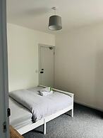 Stunning 2-bed House in Chatham