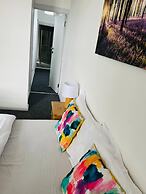 Stunning 2-bed House in Chatham