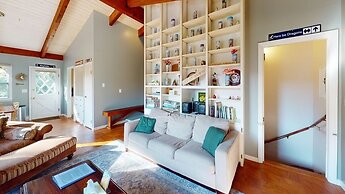 Silver Spring Chalet Brought to you by GetAway Vacations