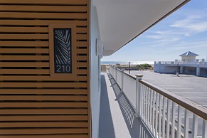 Mahalo Diamond Beach