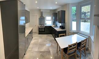 The Dimmer. 2 Bedroom Apartment