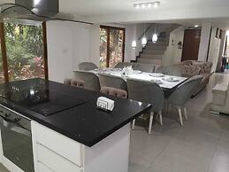 CASA SUYTE LEGUIZAMON