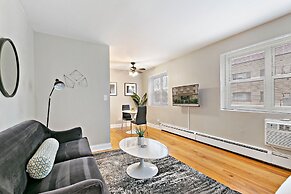 Studio in the Heart of Lakeview
