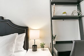 Studio in the Heart of Lakeview