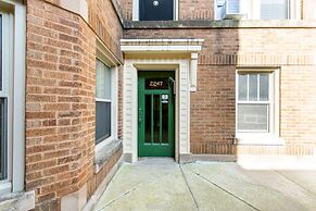 Aesthetic Vibrant 2BR Apt Lincoln Square