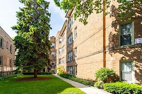 Aesthetic Vibrant 2BR Apt Lincoln Square