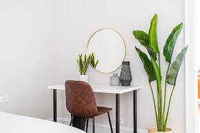 Aesthetic Vibrant 2BR Apt Lincoln Square