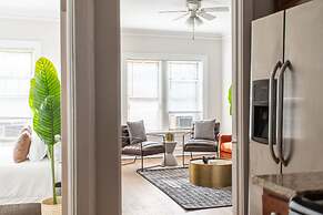 Aesthetic Vibrant 2BR Apt Lincoln Square