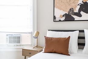 Aesthetic Vibrant 2BR Apt Lincoln Square