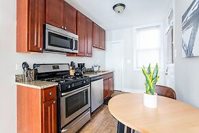 Aesthetic Vibrant 2BR Apt Lincoln Square