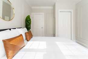 Aesthetic Vibrant 2BR Apt Lincoln Square