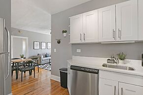 Chicago Lifestyle 3BR Apt in Lake View