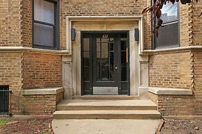 Chicago Lifestyle 3BR Apt in Lake View