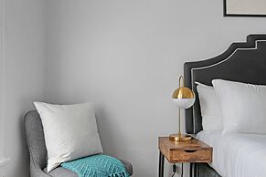 Chicago Lifestyle 3BR Apt in Lake View