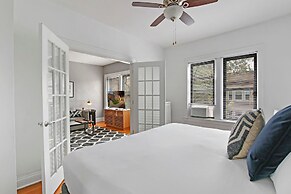 Chicago Lifestyle 3BR Apt in Lake View