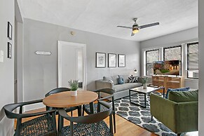 Chicago Lifestyle 3BR Apt in Lake View