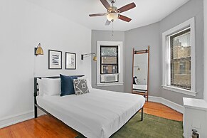 Chicago Lifestyle 3BR Apt in Lake View