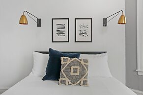 Chicago Lifestyle 3BR Apt in Lake View