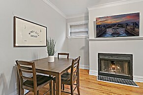2BR Bustling & Lively Apt in Lake View