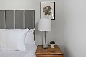 3BR Comfy & Bright Apt in North Center