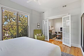 3BR Comfy & Bright Apt in North Center