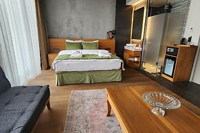 Aleksandr Pera Hotel