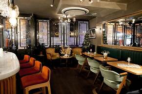 Aleksandr Pera Hotel