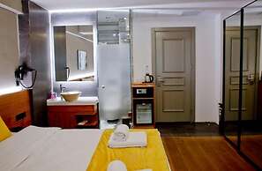 Aleksandr Pera Hotel