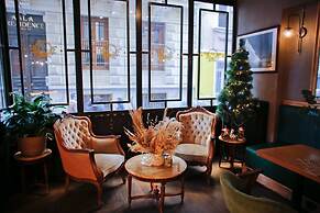 Aleksandr Pera Hotel