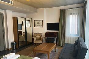 Aleksandr Pera Hotel