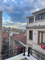 Aleksandr Pera Hotel