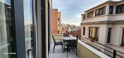 Aleksandr Pera Hotel