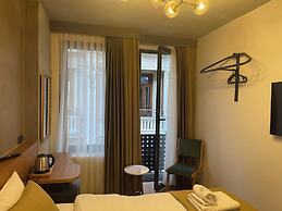 Aleksandr Pera Hotel