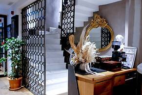 Aleksandr Pera Hotel