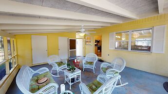 Mellow Yellow 3 Bedroom Home