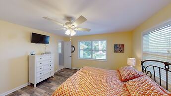 Mellow Yellow 3 Bedroom Home