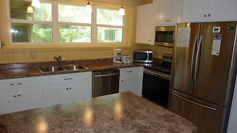 Cottage By The Sea - Unit A 3 Bedroom Duplex