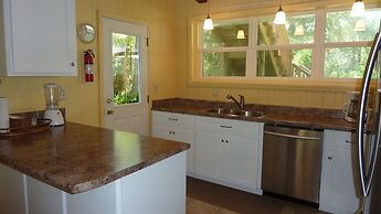 Cottage By The Sea - Unit A 3 Bedroom Duplex