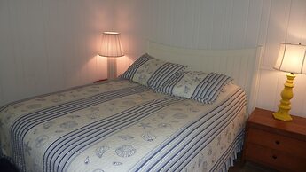 Cottage By The Sea - Unit A 3 Bedroom Duplex