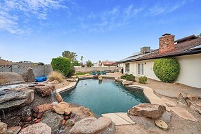 Kathleen House 4 Bedroom Home by RedAwning